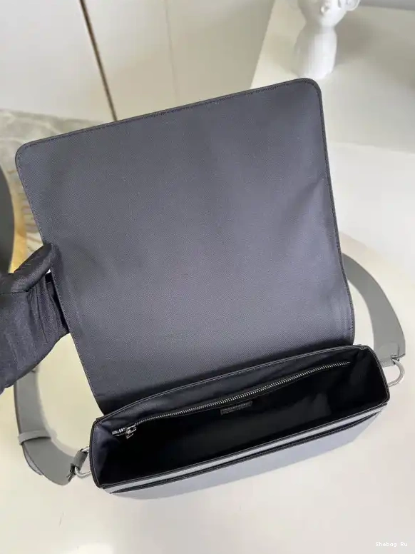 LOUIS MESSENGER FLAP VUITTON NEW 0612